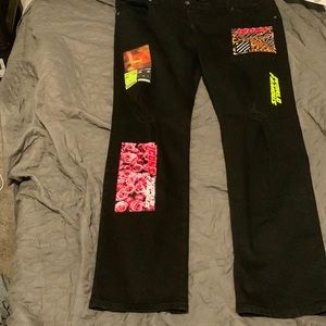 Black graphic jeans